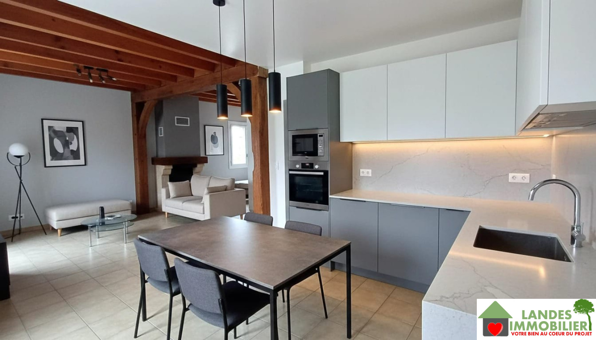 Maison 6 pièces 160m² avec 2 garages et dépendances sur 1500m²
